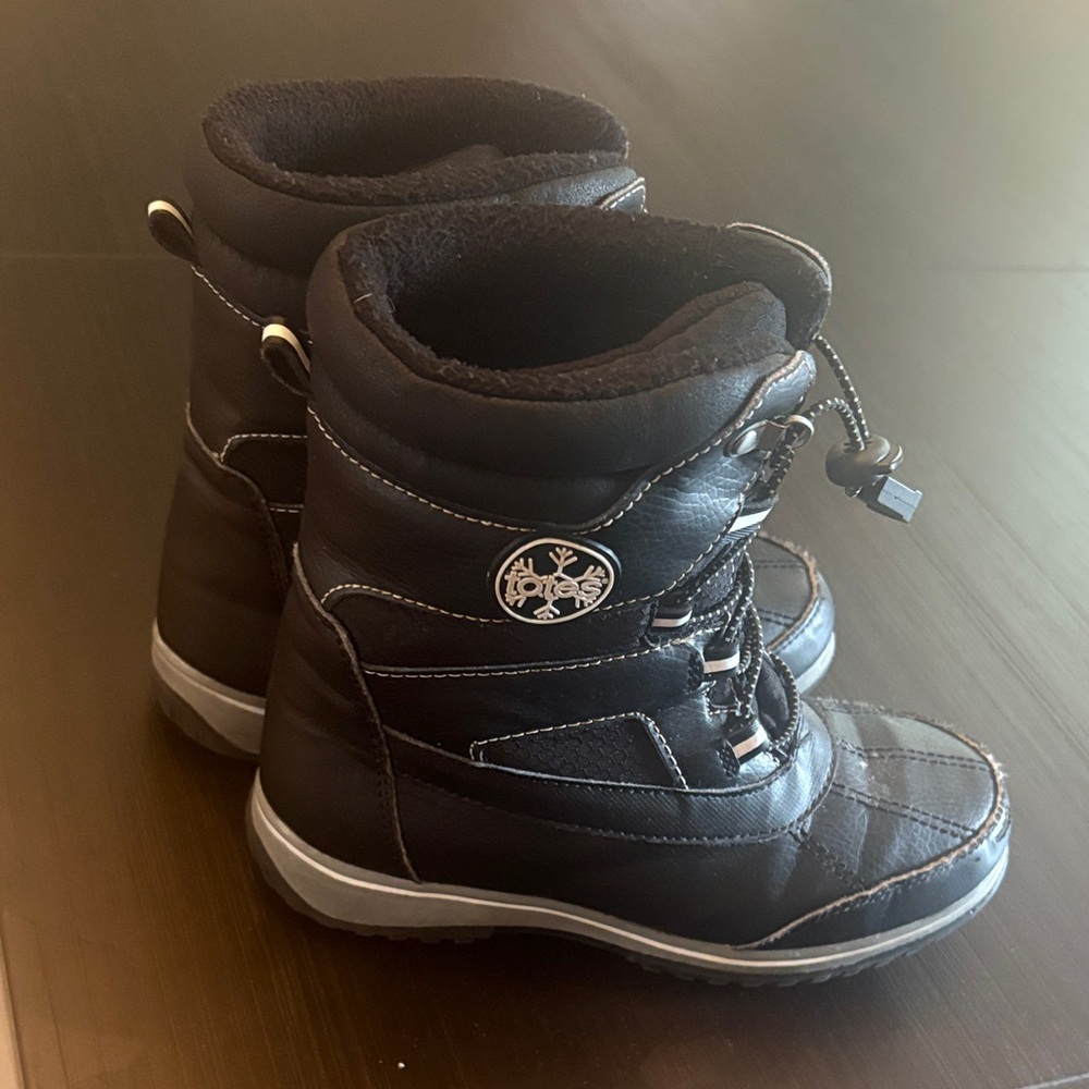 totes Black Kids Snow Boots